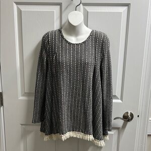 Altar'd State women’s Black White Sweater relax comfy size small S